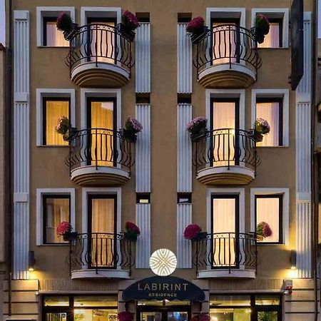 Labirint Boutique Hotel بوخارست المظهر الخارجي الصورة