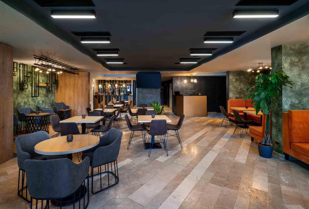 Labirint Boutique Hotel بوخارست المظهر الخارجي الصورة