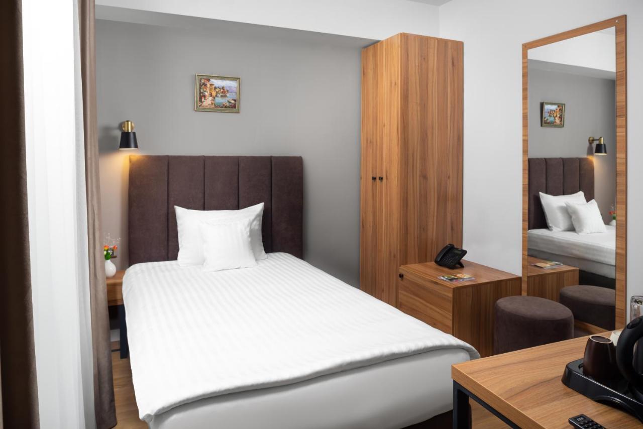 Labirint Boutique Hotel بوخارست المظهر الخارجي الصورة