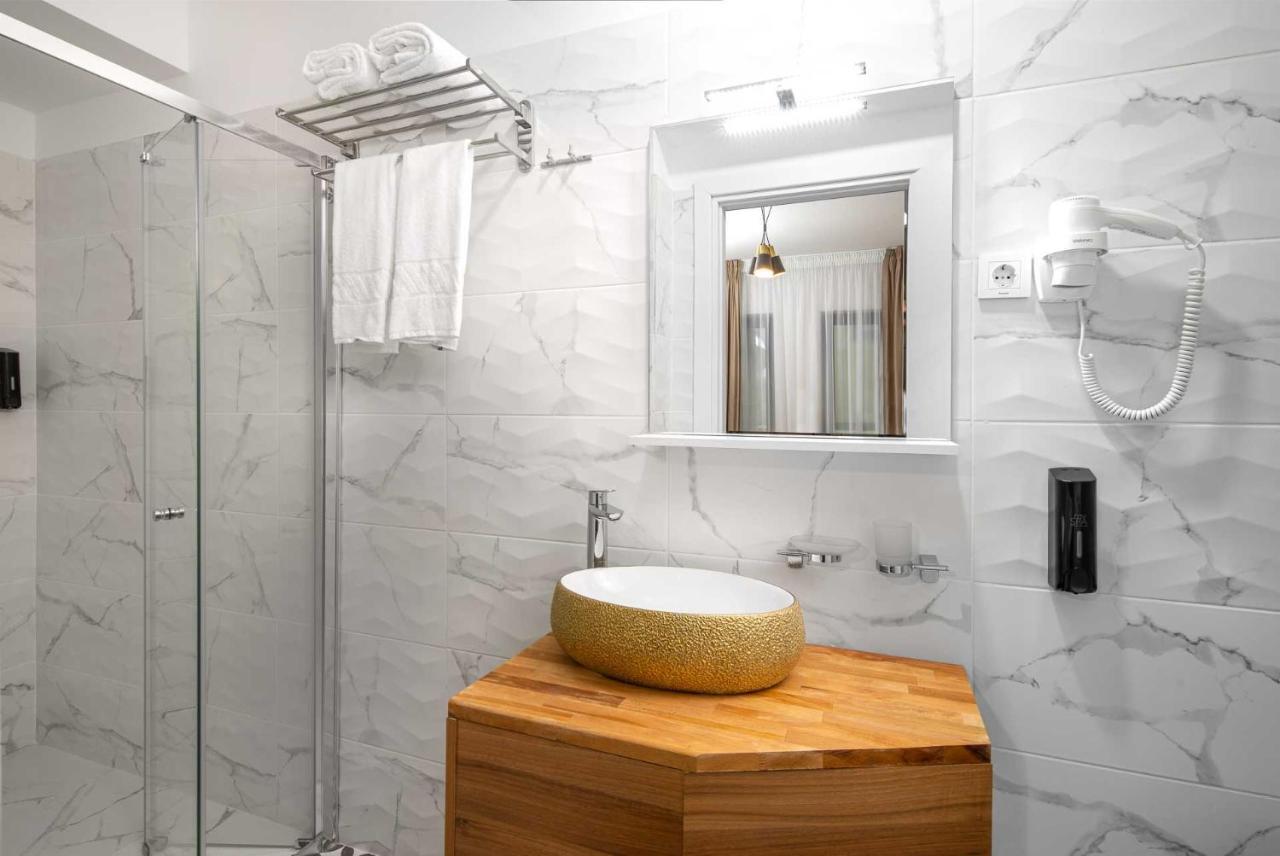 Labirint Boutique Hotel بوخارست المظهر الخارجي الصورة
